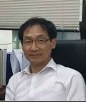 우학명 사진