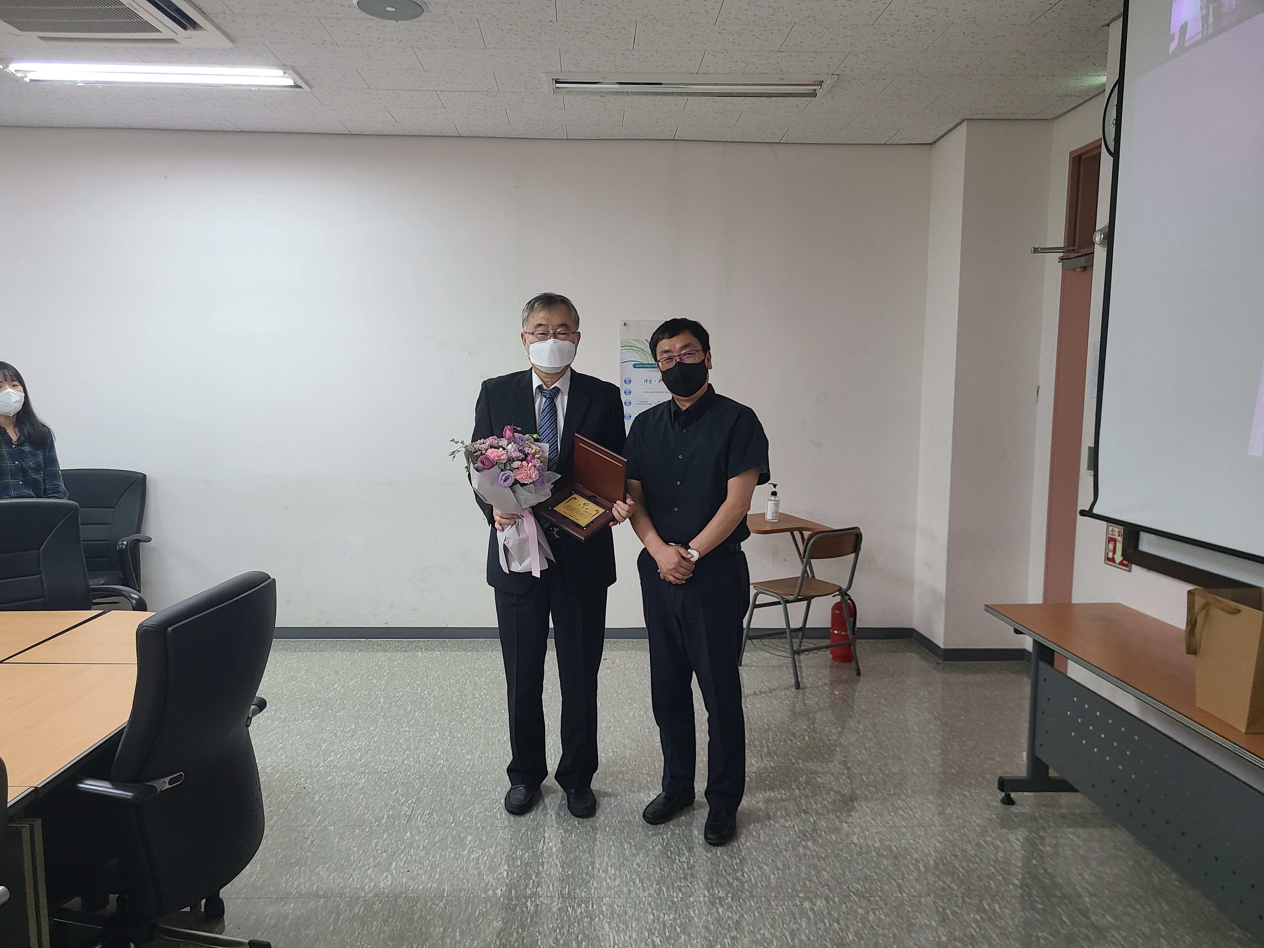 08.30 지상철교수님 퇴임식2..jpg 첨부 이미지